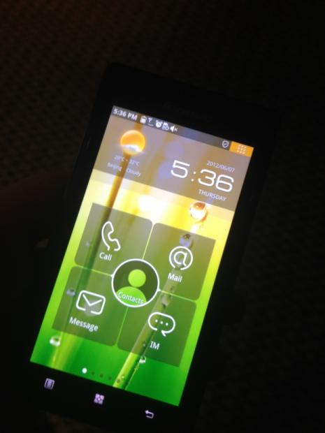 Intel powered Lenovo K800 smartphone shows NFC and performance aplenty 03