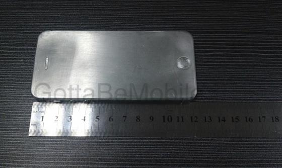 Next-gen iPhone 'engineering sample' poses for the camera 02 Next-gen iPhone 'engineering sample' poses for the camera 02