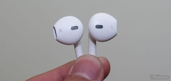 Possible redesigned Apple earbuds to be included with the new iPhone | TweakTown.com Possible redesigned Apple earbuds to be included with the new iPhone | TweakTown.com