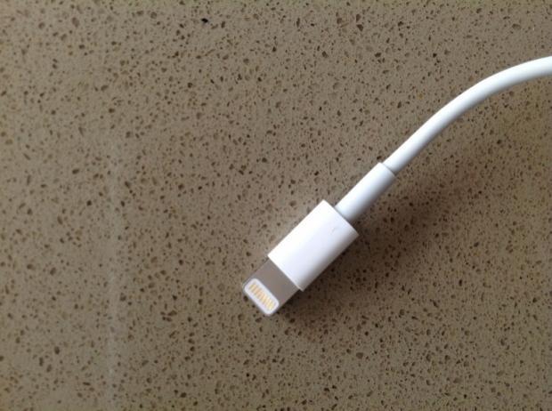 Apple's new Lightning connector for the new iPhone 5 will be hard to imitate, thanks to its security chip | TweakTown.com Apple's new Lightning connector for the new iPhone 5 will be hard to imitate, thanks to its security chip | TweakTown.com