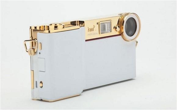 The Black Eyed Peas' Will.i.am unveils iPhone 4/4S camera accessory, sports slide-out keyboard and $478 price tag 02 The Black Eyed Peas' Will.i.am unveils iPhone 4/4S camera accessory, sports slide-out keyboard and $478 price tag 02