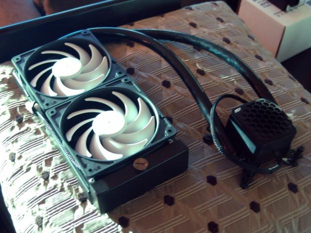 What's new with Swiftech at CES? One of the most awesome AIO water coolers ever | TweakTown.com