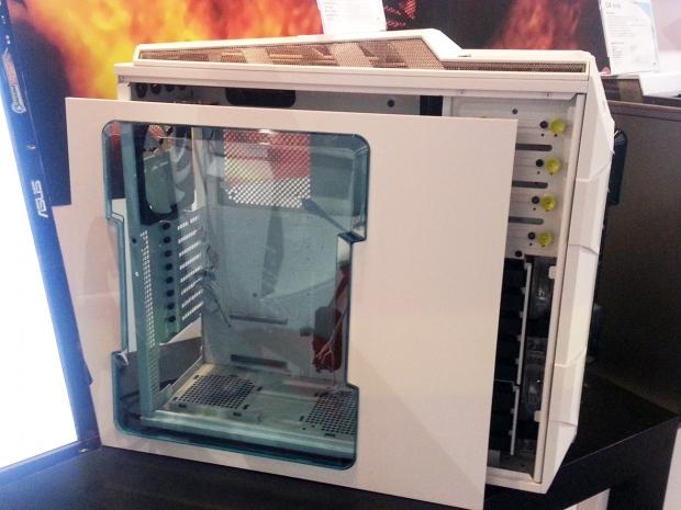 InWin borrows from Ducati to inspire the new D-Frame as well as showing some other goodies 01