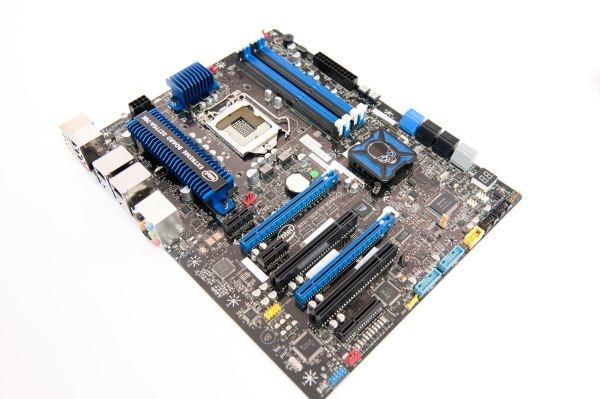 Intel looking to leave the desktop motherboard business within 3 years | TweakTown.com