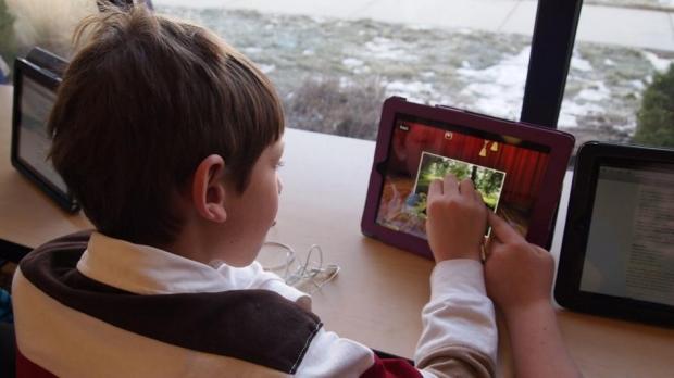 Five-year-old kid racks up $2500 bill on iPad apps | TweakTown.com