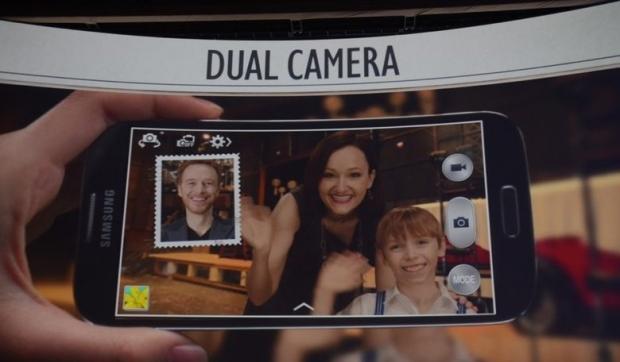 Open enlarged image Samsung Galaxy S IV Smart Scroll and Dual Camera features in detail | TweakTown.com