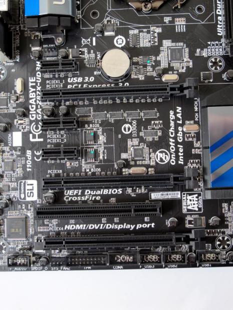 Gigabyte's Z87X-UD3H smiles for the camera, Haswell is getting close! 06