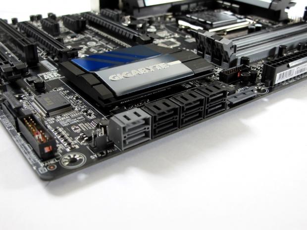 Gigabyte's Z87X-UD3H smiles for the camera, Haswell is getting close! 08