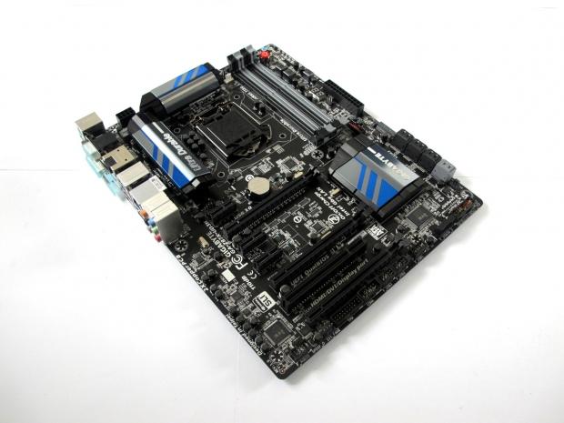 Gigabyte's Z87X-UD3H smiles for the camera, Haswell is getting close! 10