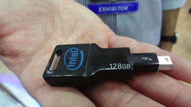 Intel shows off 128GB Thunderbolt thumb drive at Computex Taipei 2013 | TweakTown.com