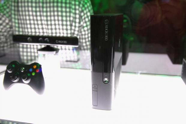 Xbox 360 - E Super Slim Unboxing and Giveaway 