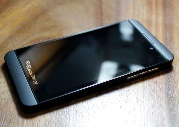New BlackBerry BB10 update said to be deleting text messages randomly | TweakTown.com New BlackBerry BB10 update said to be deleting text messages randomly | TweakTown.com
