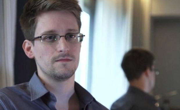 Open enlarged image Snowden still stuck in Moscow airport after more than a month | TweakTown.com