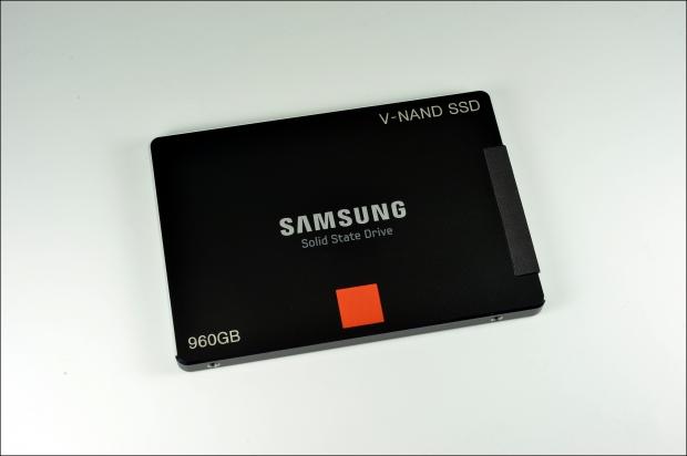 Open enlarged image Samsung launches world's first 3-D V-NAND-based enterprise SSD | TweakTown.com