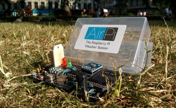 ScienceFriday: Two UK students develop a Raspberry Pi Weather Station 1 ScienceFriday: Two UK students develop a Raspberry Pi Weather Station 1