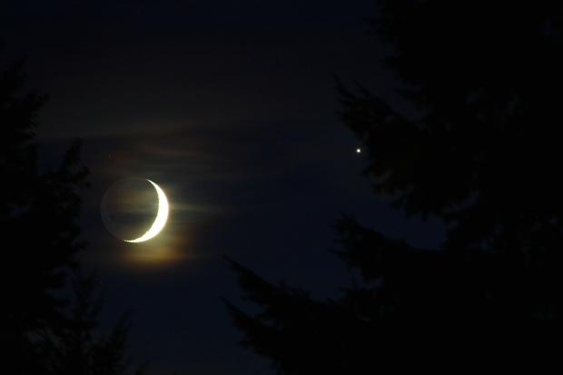 SpaceTT: Saturn, Venus and the Moon to appear side by side tonight 1 SpaceTT: Saturn, Venus and the Moon to appear side by side tonight 1