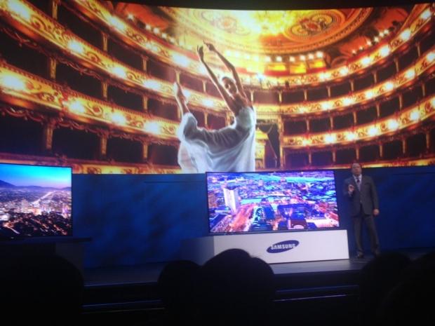 Michael Bay walks out on the Samsung press conference at CES 2014 | TweakTown.com