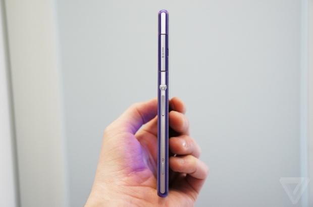 Sony's new Xperia Z2 smartphone moves to an IPS display 06