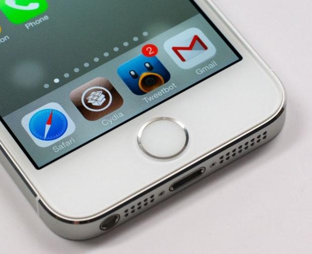 Another iOS security flaw found, allows apps to track your keystrokes 1