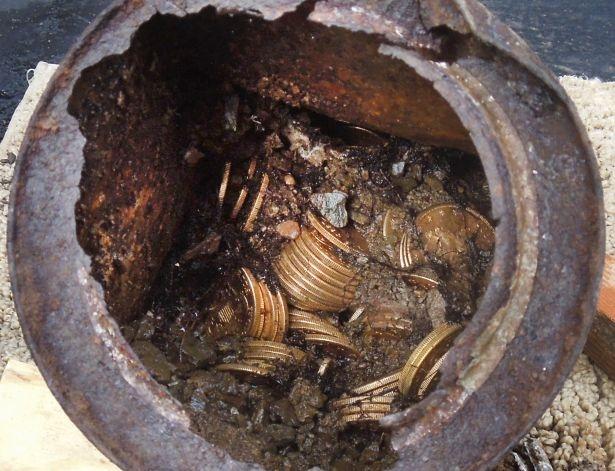Couple from California discovers $10M in lost gold coins in back yard 2 Couple from California discovers $10M in lost gold coins in back yard 2