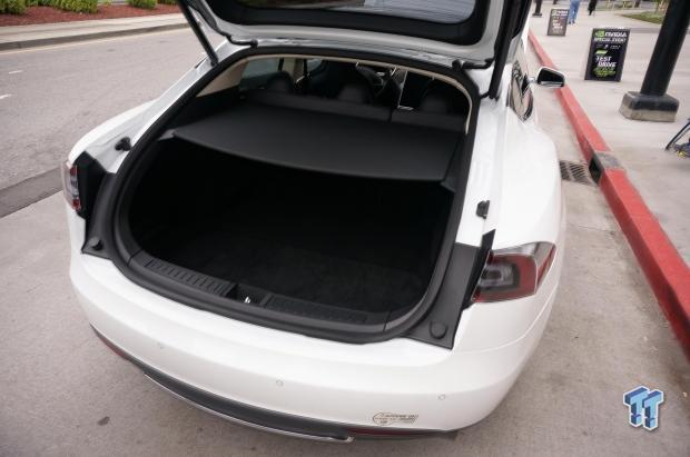 We go for a drive in the Tesla Model S with Google Glass 04