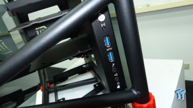 We get some hands-on time with the shrunken In Win D-Frame Mini 07