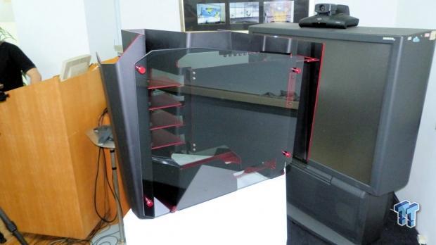Open Gallery In Win's new S-Frame case, an incredible work of art at $799 04