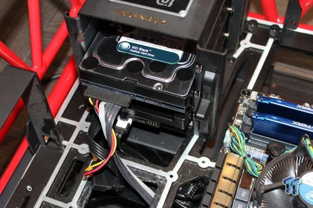 demonstrates new PCIe SATA Express HDD at 2014