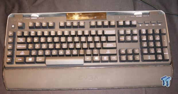 EVGA show off gaming mice and keyboard at Computex 2014 03