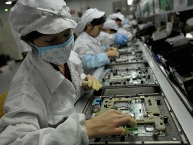 Open enlarged image iPhone 6, iPhone 6 Plus demand sees Foxconn hiring even more staff | TweakTown.com