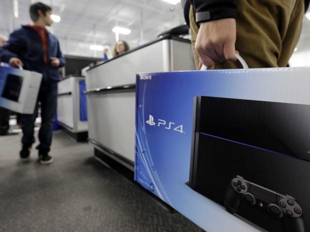 Sony PlayStation 4 continues to outsell Microsoft Xbox One console | TweakTown.com
