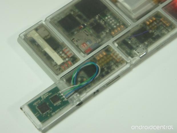 Google's modular smartphone, Project Ara, smiles for the camera 02