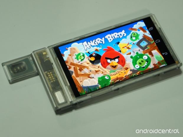 Google's modular smartphone, Project Ara, smiles for the camera 12
