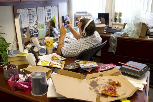 Employees using work-issued tech for social media, online shopping | TweakTown.com