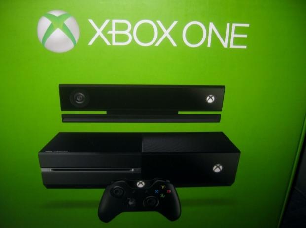 Open enlarged image Xbox One designer responds to critics that say the console is too big | TweakTown.com