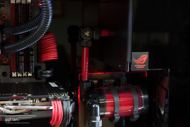 GGF LANs CoolerMaster build is a monster 092