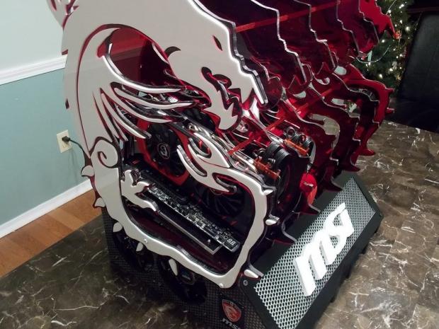 Колонки ред драгон. Системный блок MSI Dragon. Корпус ред драгон. MSI Gungnir 100 Red Dragon. Стеклянный корпус REDDRAGON.