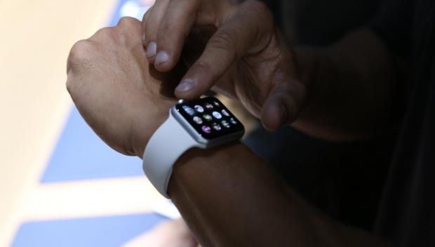Reuters: 69% of American consumers not in big rush to buy Apple Watch | TweakTown.com