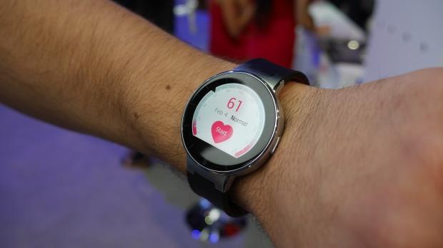 Open enlarged image Alcatel Onetouch Watch pre-orders now open, Apr. 30 launch date | TweakTown.com