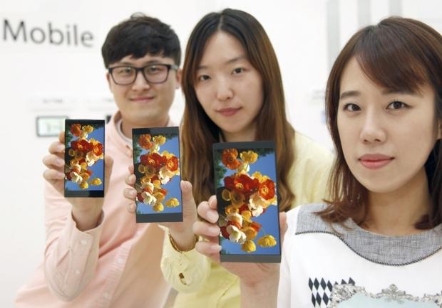 Open enlarged image LG announces a new 5.5-inch QHD panel, which should be part of the G4 | TweakTown.com