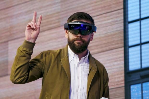 Microsoft, Unity Technologies team together for HoloLens support | TweakTown.com