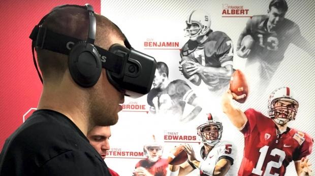 Virtual reality being used to help train football players | TweakTown.com