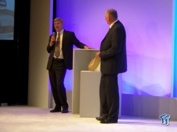 Intel's new 3D XPoint flash memory is 1,000 times faster than NAND 8