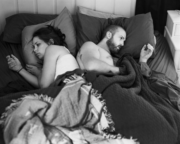 Photographer removes phones in photo series to illustrate addiction | TweakTown.com