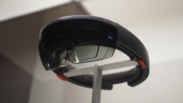 ASUS confirms it will release a HoloLens-like AR headset in 2016 | TweakTown.com