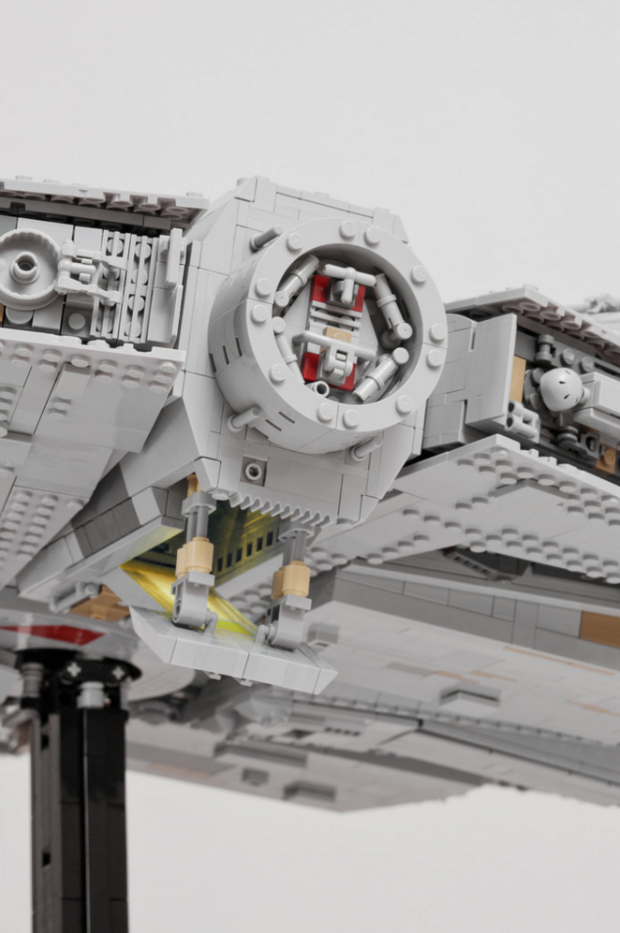 Millennium falcon 7500 discount pieces