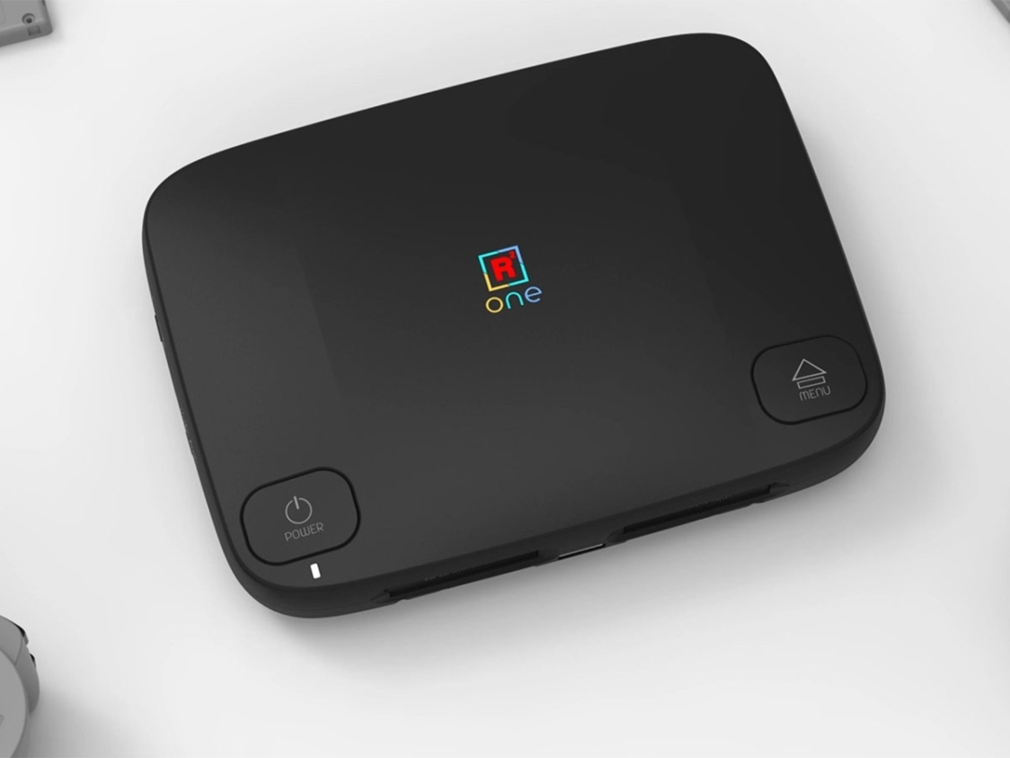 superstation one 　本体 SuperStation One recreates the original PlayStation from the 1990s