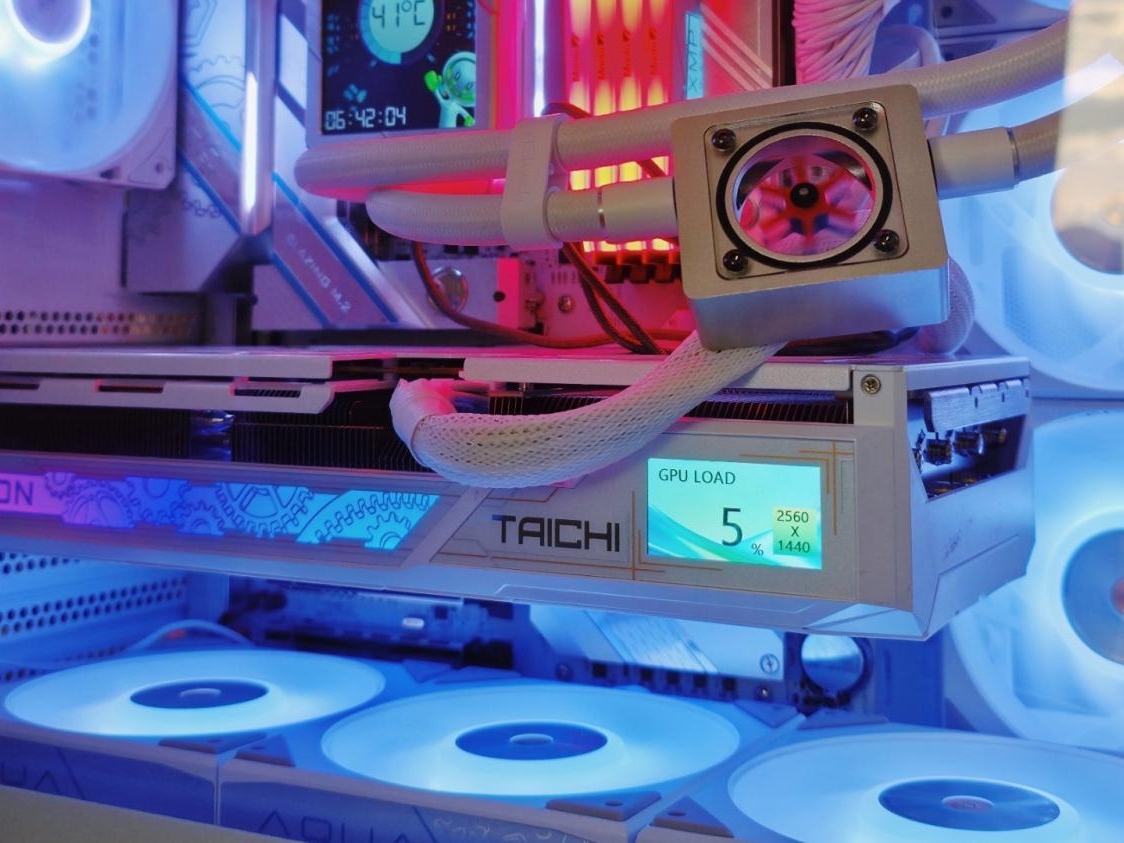 Hands-on with the new ASRock Radeon RX 9070 XT Taichi White 16GB