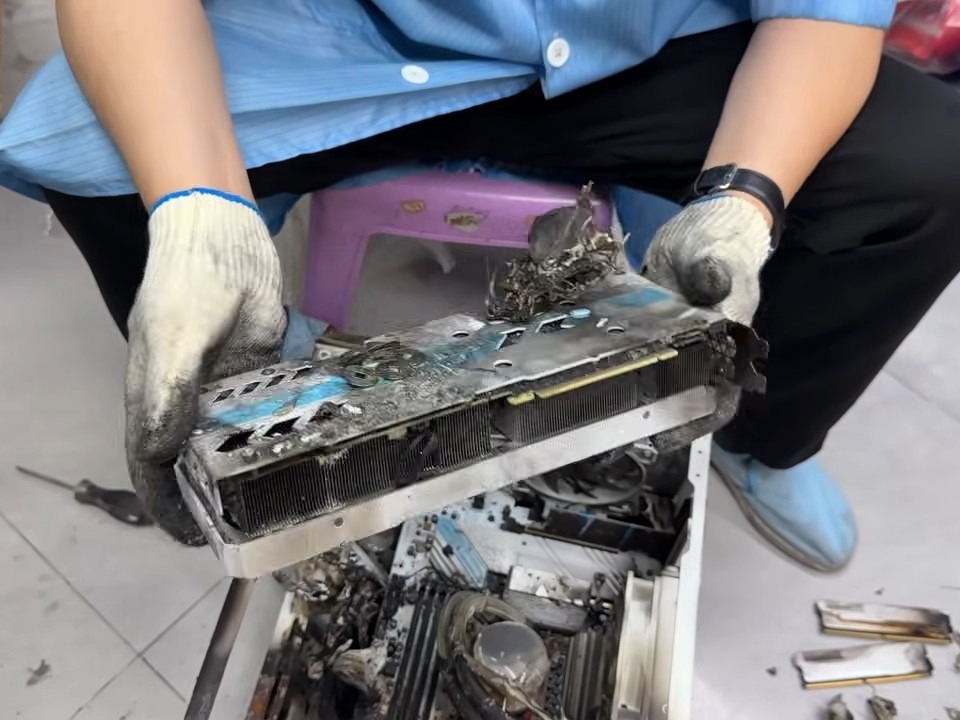 NVIDIA RTX 3070 GPU struck by lightning looks dead and buried