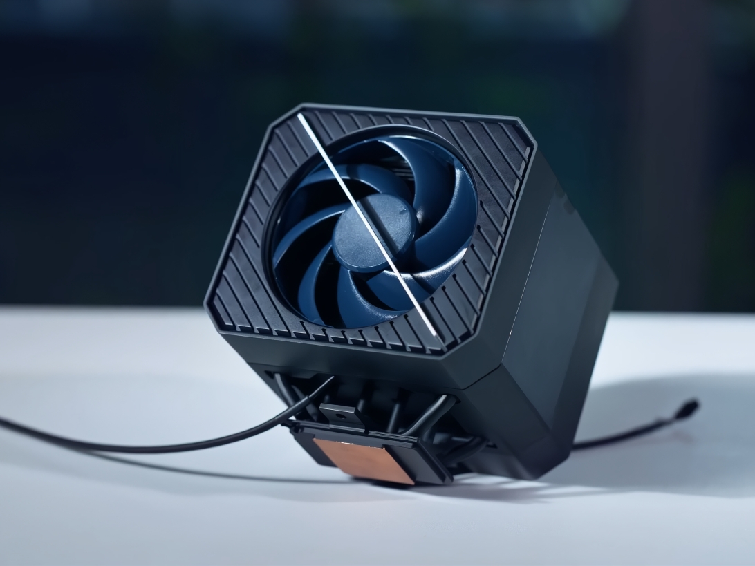 Cooler Master's new V8 3DVC air cooler, G11 AIO cool 300W of CPU heat with  AIO cooler using AI